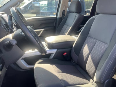 2023 Nissan TITAN Crew Cab SV 4x2