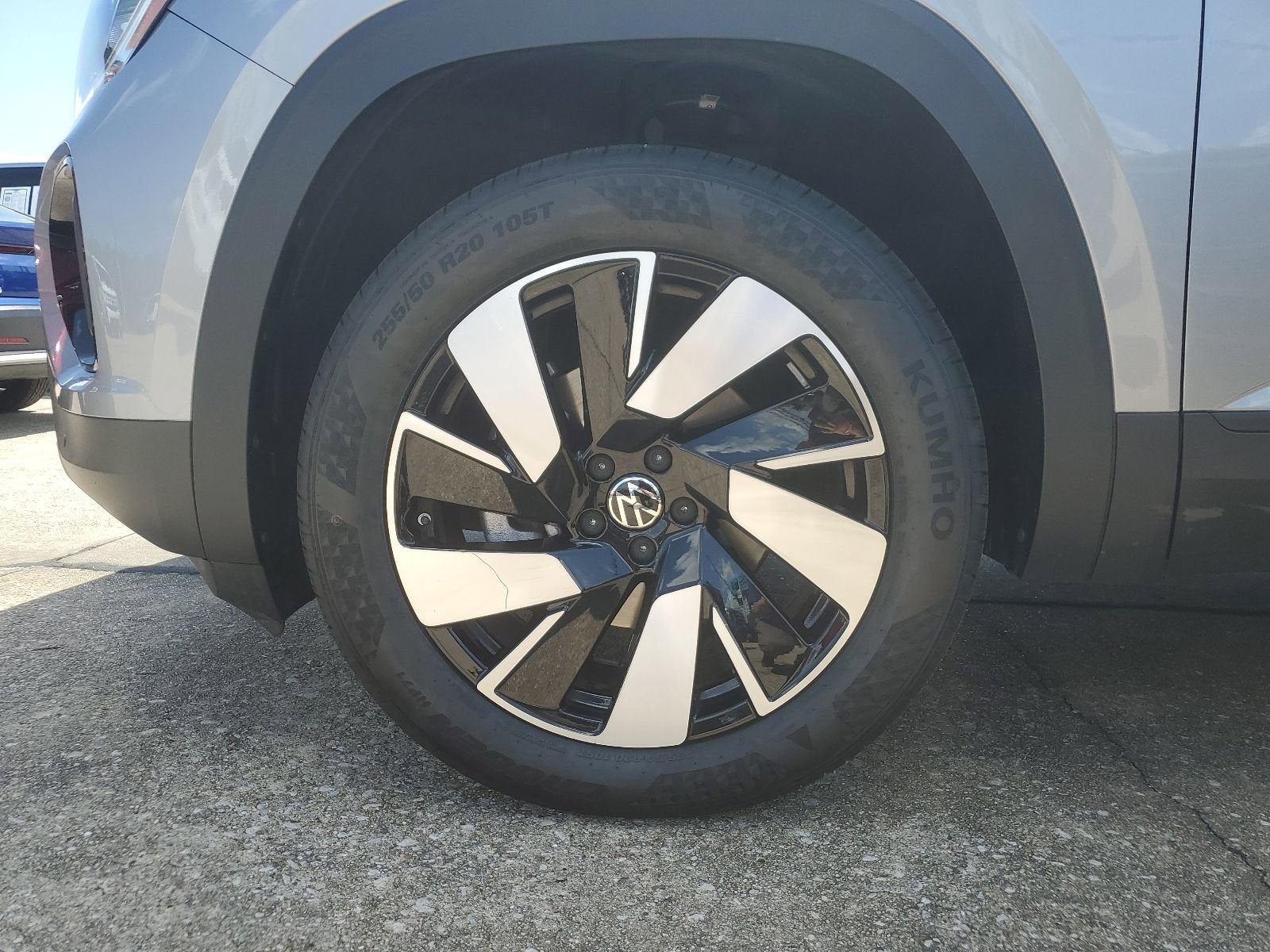 2025 Volkswagen Atlas Cross Sport 2.0T SE w/Technology