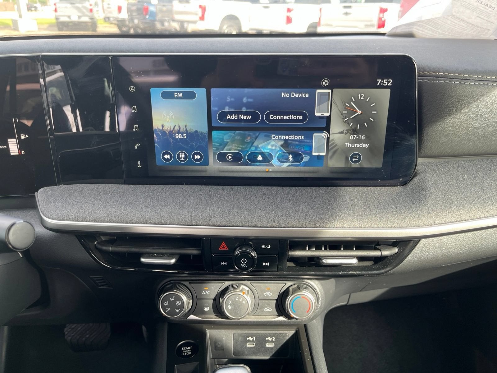 2025 Nissan Kicks SV FWD