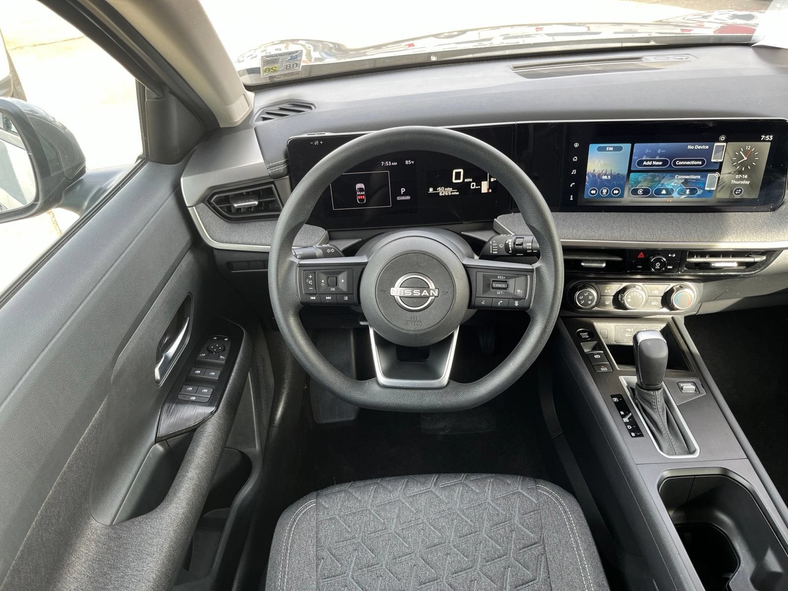 2025 Nissan Kicks SV FWD