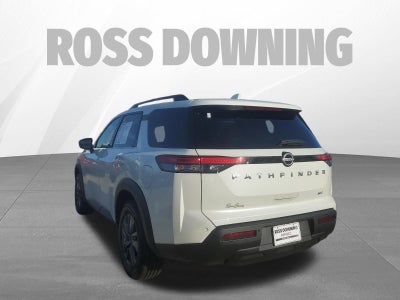 2024 Nissan Pathfinder SV