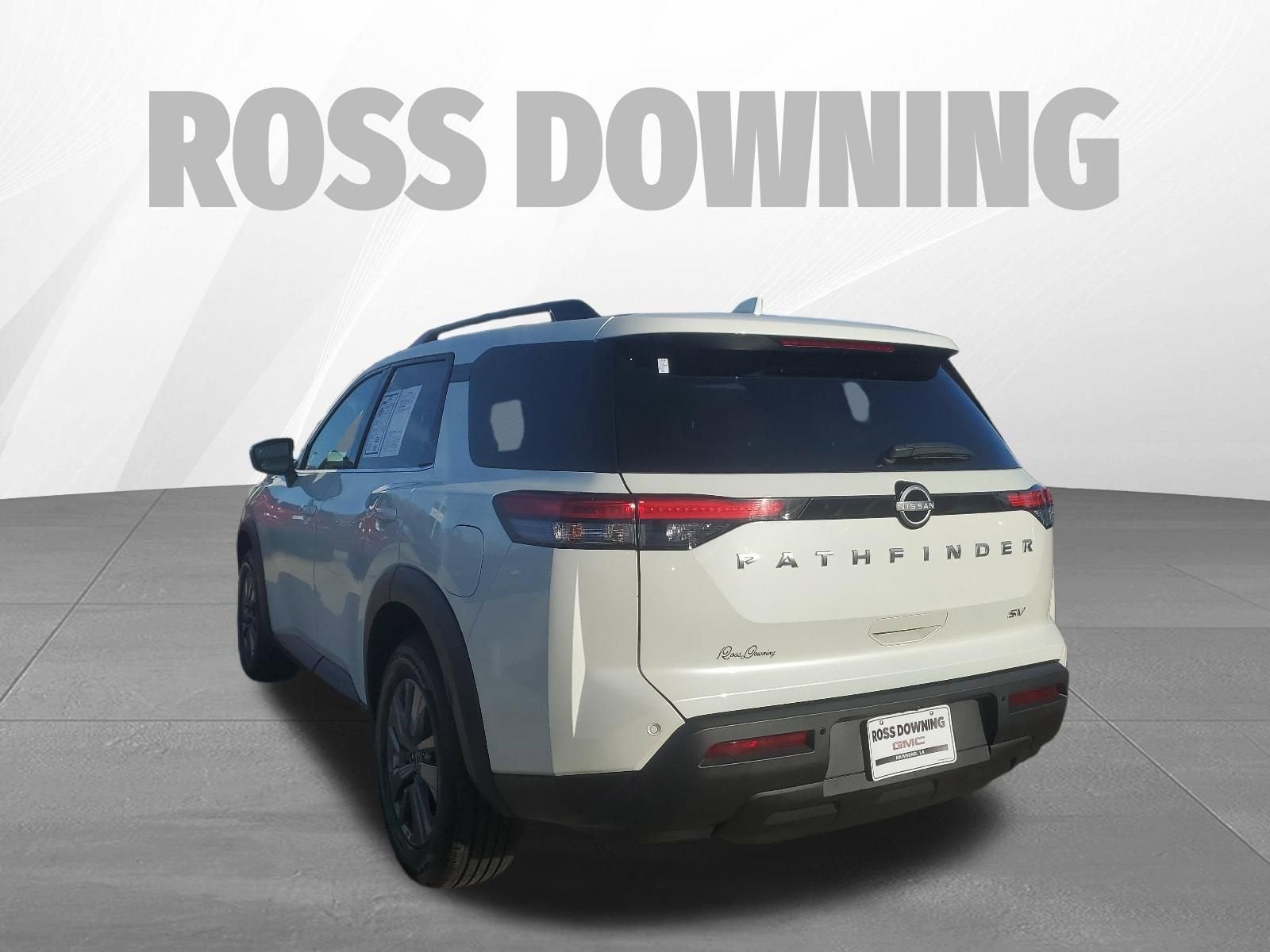 2024 Nissan Pathfinder SV