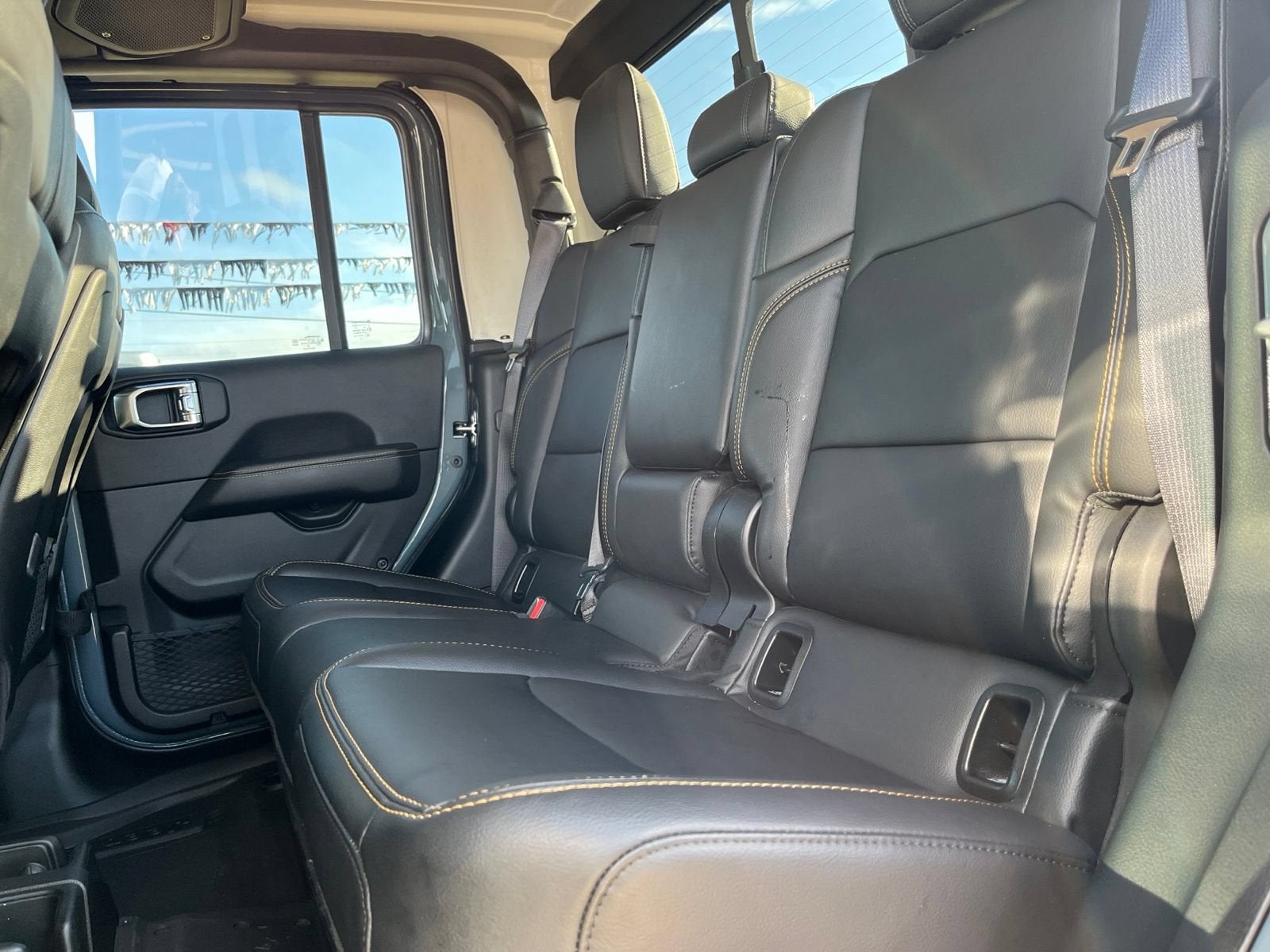2025 Jeep Gladiator High Tide