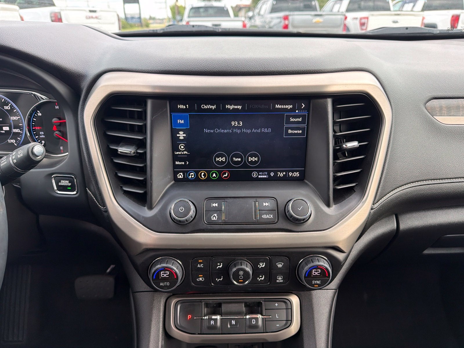 2023 GMC Acadia Denali