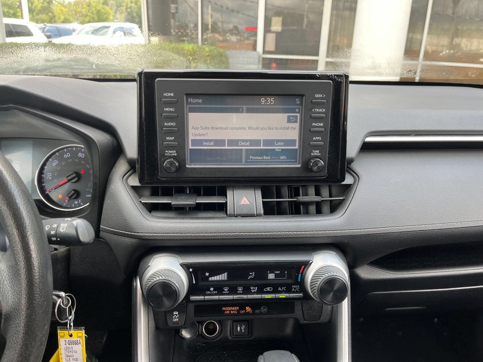 2019 Toyota RAV4 LE