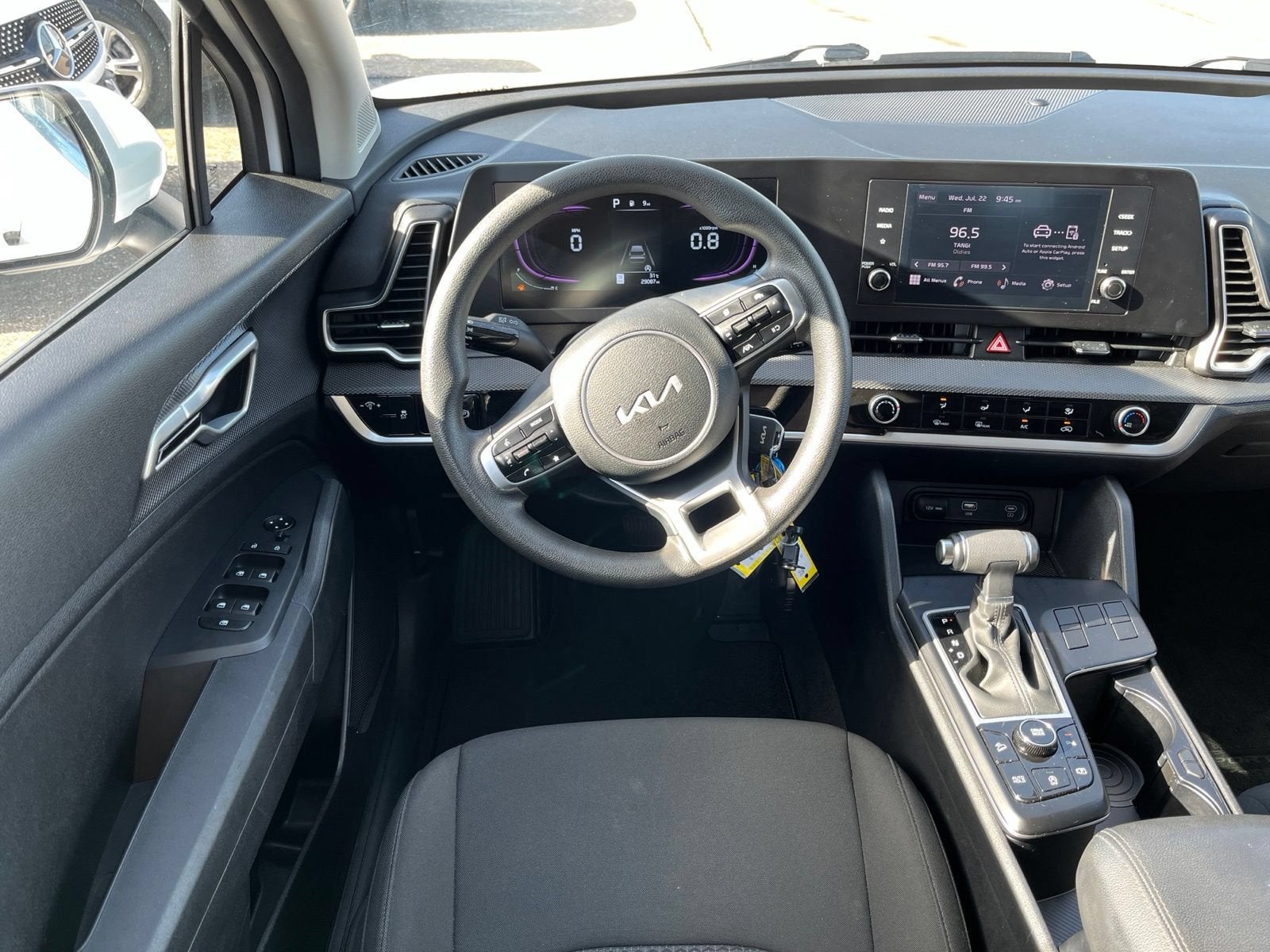 2025 Kia Sportage LX - Photo 11